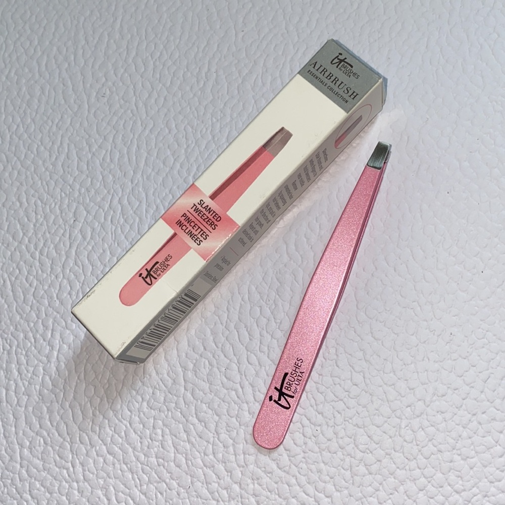 IT Brushes for Ulta Airbrush Essentials Slanted Tweezers